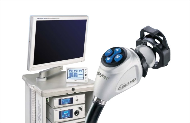 Full HD endoscope is used to observe the nerves, muscles, and blood vessels while performing surgery for enhanced safety and precision